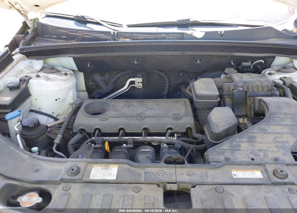 2011 KIA SORENTO LX VIN: 5XYKT4A14BG013412