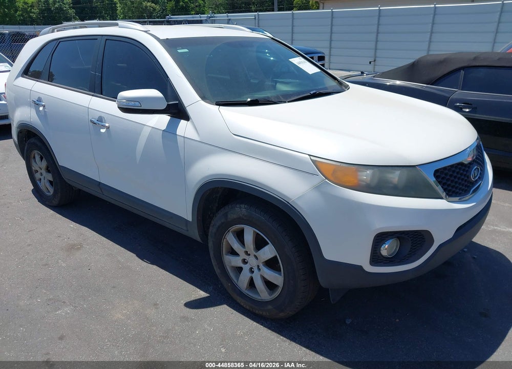 2011 KIA SORENTO LX VIN: 5XYKT4A14BG013412