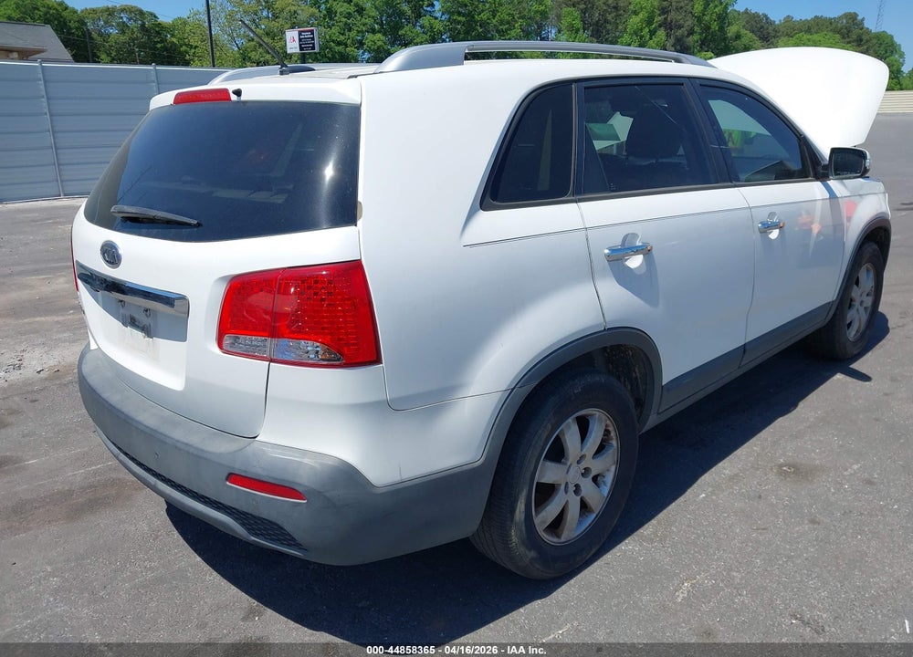 2011 KIA SORENTO LX VIN: 5XYKT4A14BG013412