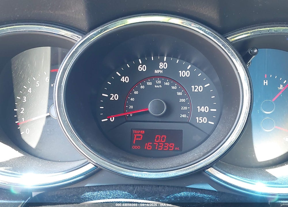 2011 KIA SORENTO LX VIN: 5XYKT4A14BG013412