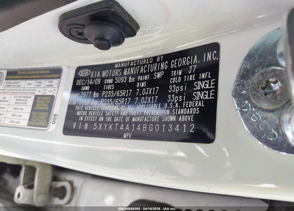 2011 KIA SORENTO LX VIN: 5XYKT4A14BG013412