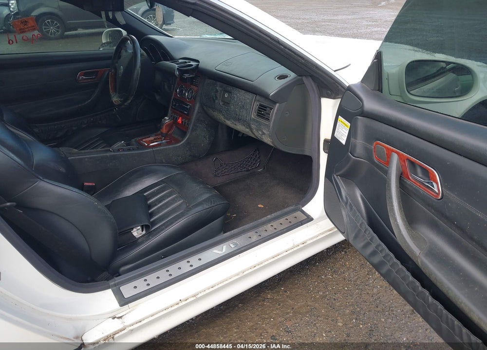 2004 MERCEDES-BENZ SLK 320 VIN: WDBKK65F74F311204