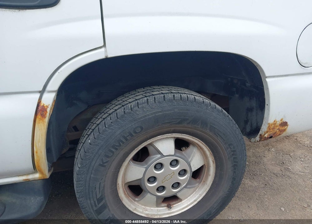 2002 CHEVROLET TAHOE LS VIN: 1GNEC13Z32J177756