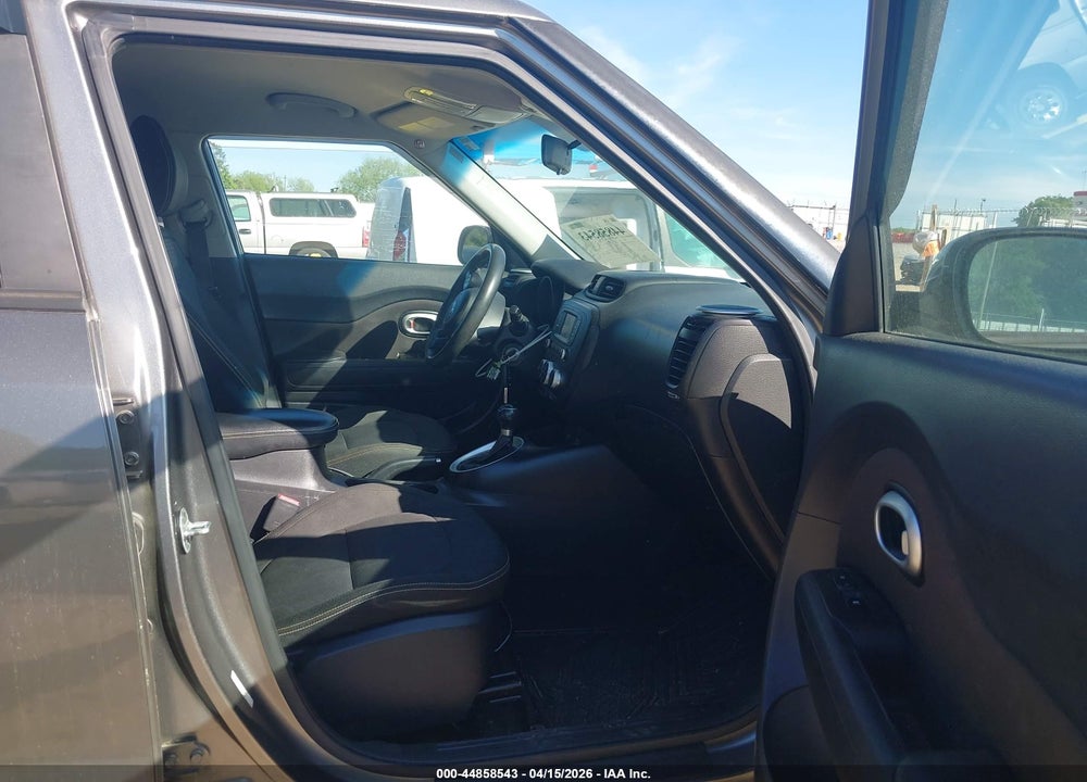 2016 KIA SOUL + VIN: KNDJP3A50G7349785