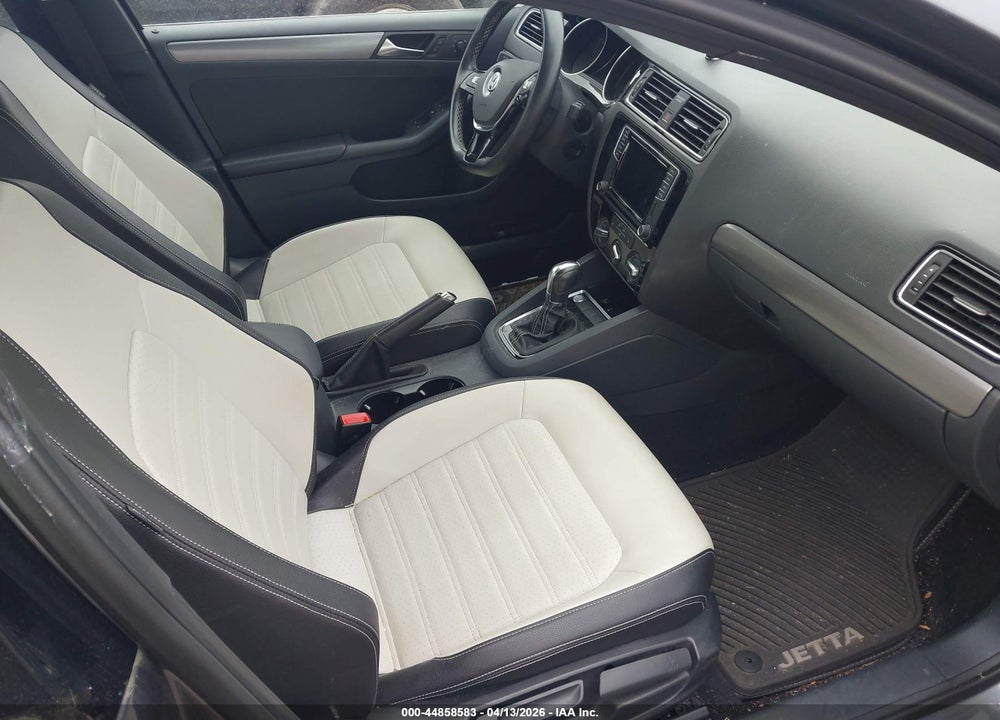 2016 VOLKSWAGEN JETTA 1.8T SPORT VIN: 3VWD17AJ5GM293879