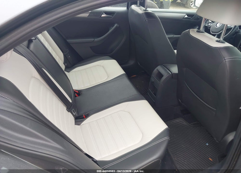 2016 VOLKSWAGEN JETTA 1.8T SPORT VIN: 3VWD17AJ5GM293879