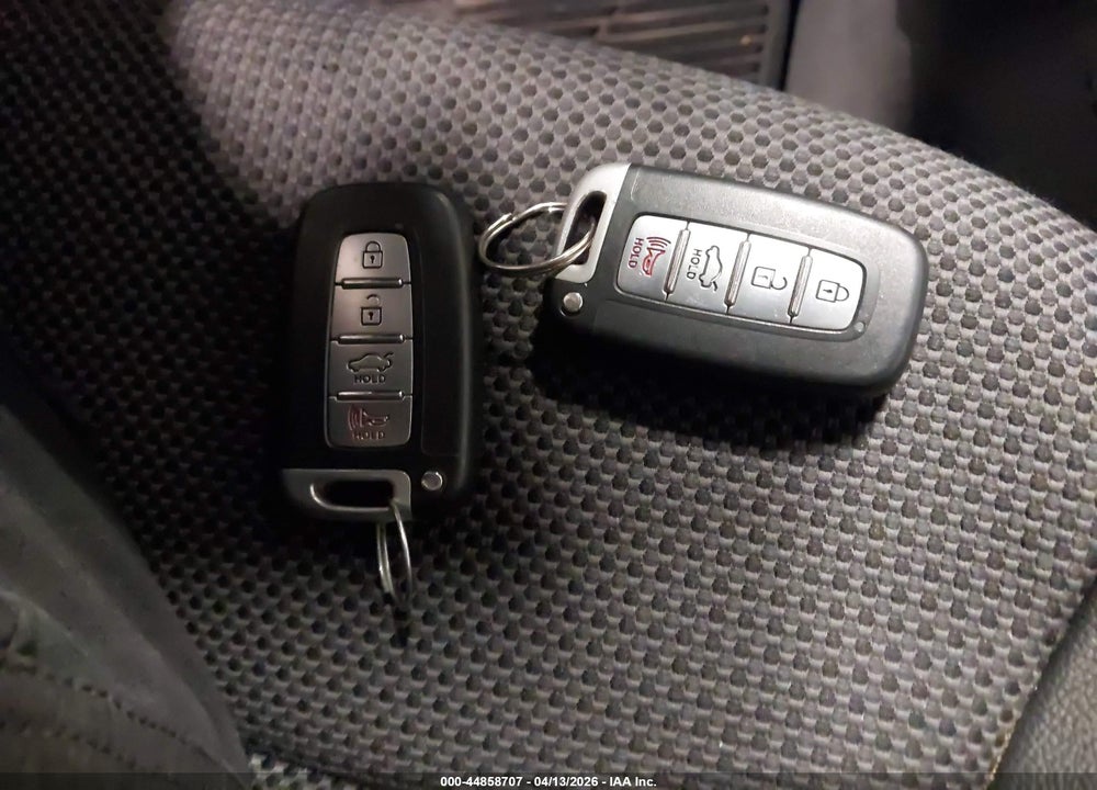 2011 HYUNDAI SONATA SE 2.0T VIN: 5NPEC4AB3BH174882