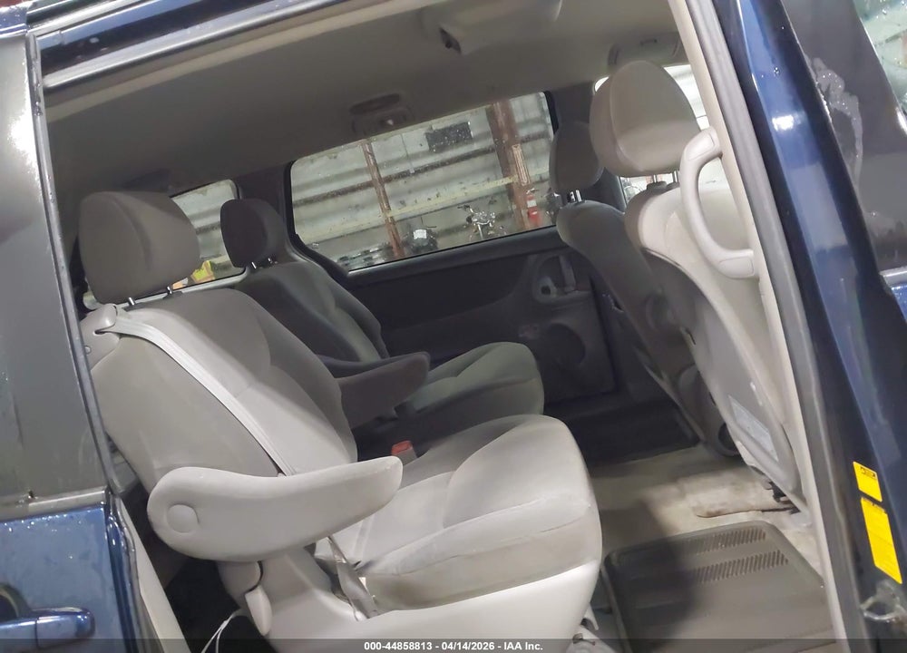 2005 TOYOTA SIENNA LE VIN: 5TDZA23C25S374278