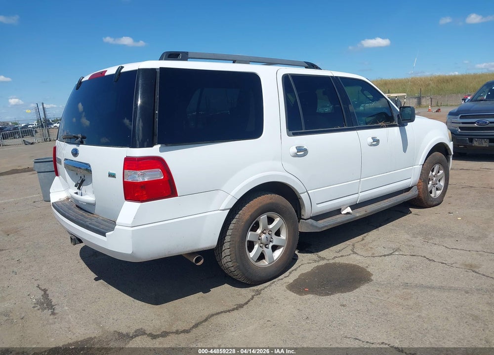 2010 FORD EXPEDITION XLT VIN: 1FMJU1G51AEA76407