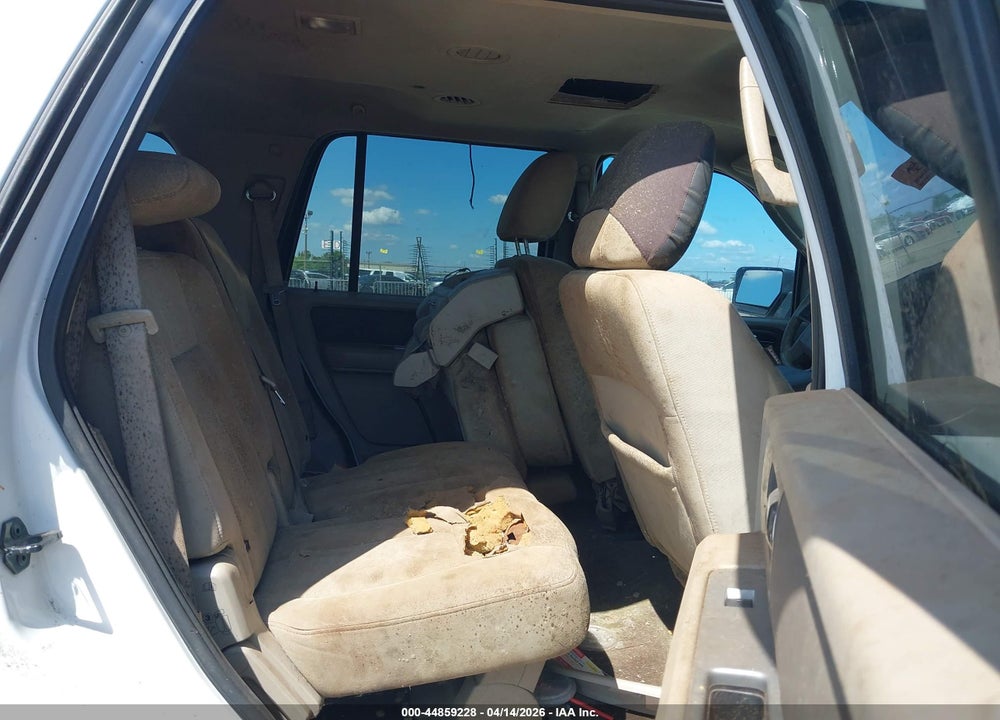 2010 FORD EXPEDITION XLT VIN: 1FMJU1G51AEA76407