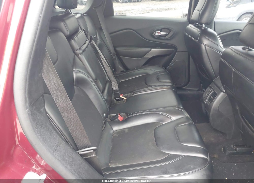 2019 JEEP CHEROKEE LATITUDE PLUS FWD VIN: 1C4PJLLB8KD204549