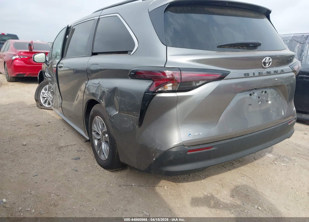 2026 TOYOTA SIENNA XLE VIN: 5TDYRKEC1TS299782