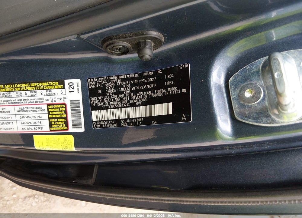2017 TOYOTA SIENNA XLE 8 PASSENGER VIN: 5TDYZ3DC5HS813213