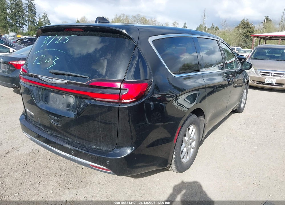 2024 CHRYSLER PACIFICA TOURING L VIN: 2C4RC1BG0RR149526