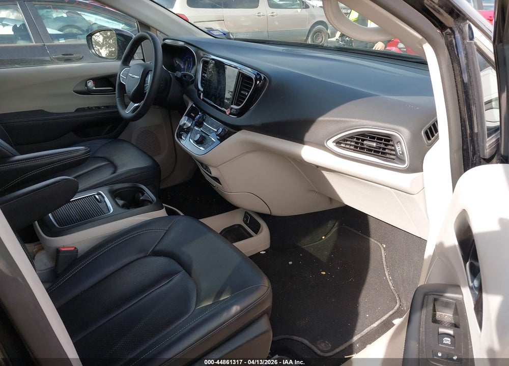 2024 CHRYSLER PACIFICA TOURING L VIN: 2C4RC1BG0RR149526