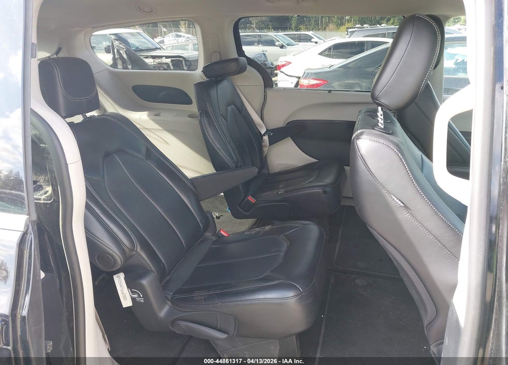 2024 CHRYSLER PACIFICA TOURING L VIN: 2C4RC1BG0RR149526