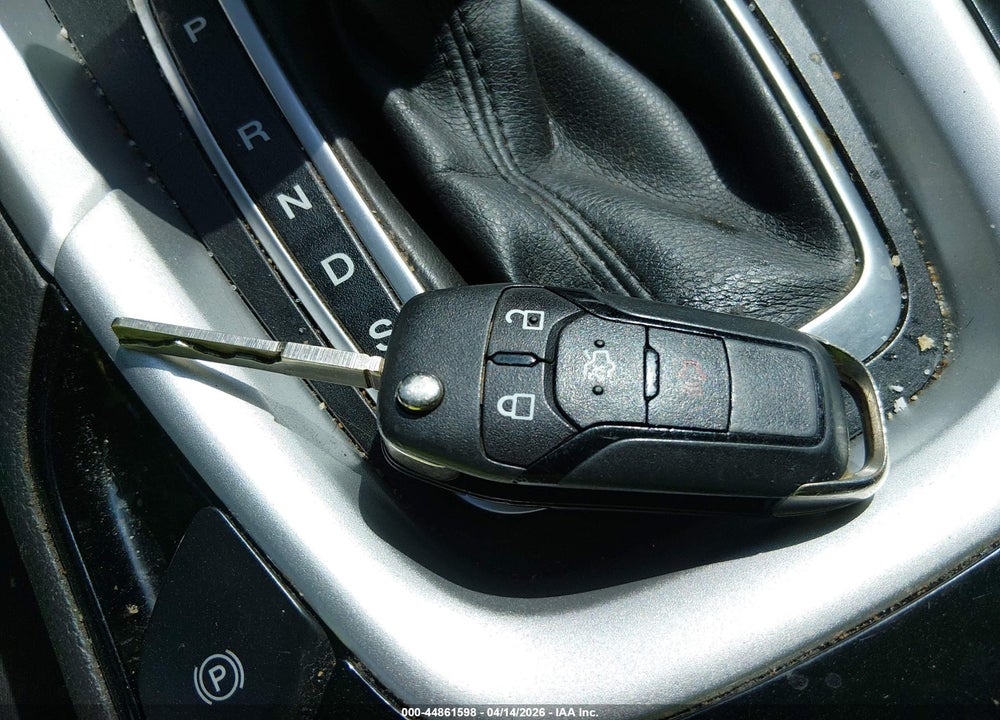 2013 FORD FUSION SE VIN: 3FA6P0HR1DR105232
