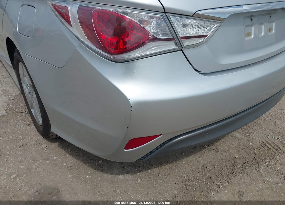 2012 HYUNDAI SONATA HYBRID VIN: KMHEC4A41CA027157