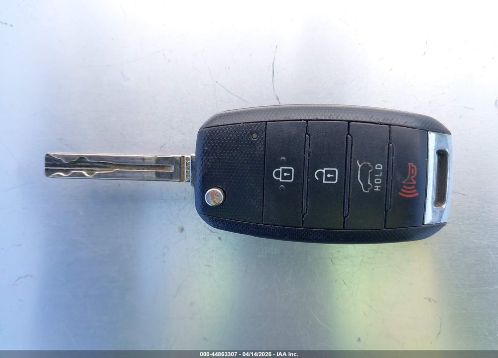 2015 KIA SOUL + VIN: KNDJP3A52F7209560