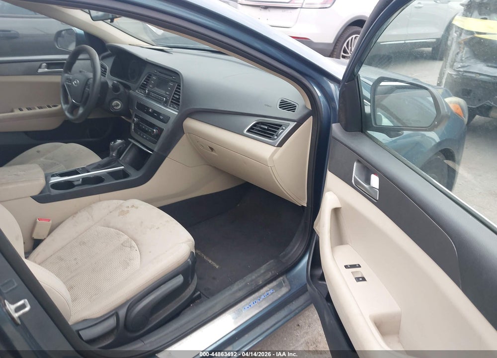 2015 HYUNDAI SONATA SE VIN: 5NPE24AF3FH260088