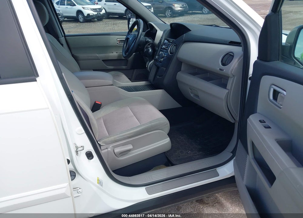 2014 HONDA PILOT EX VIN: 5FNYF4H46EB003235