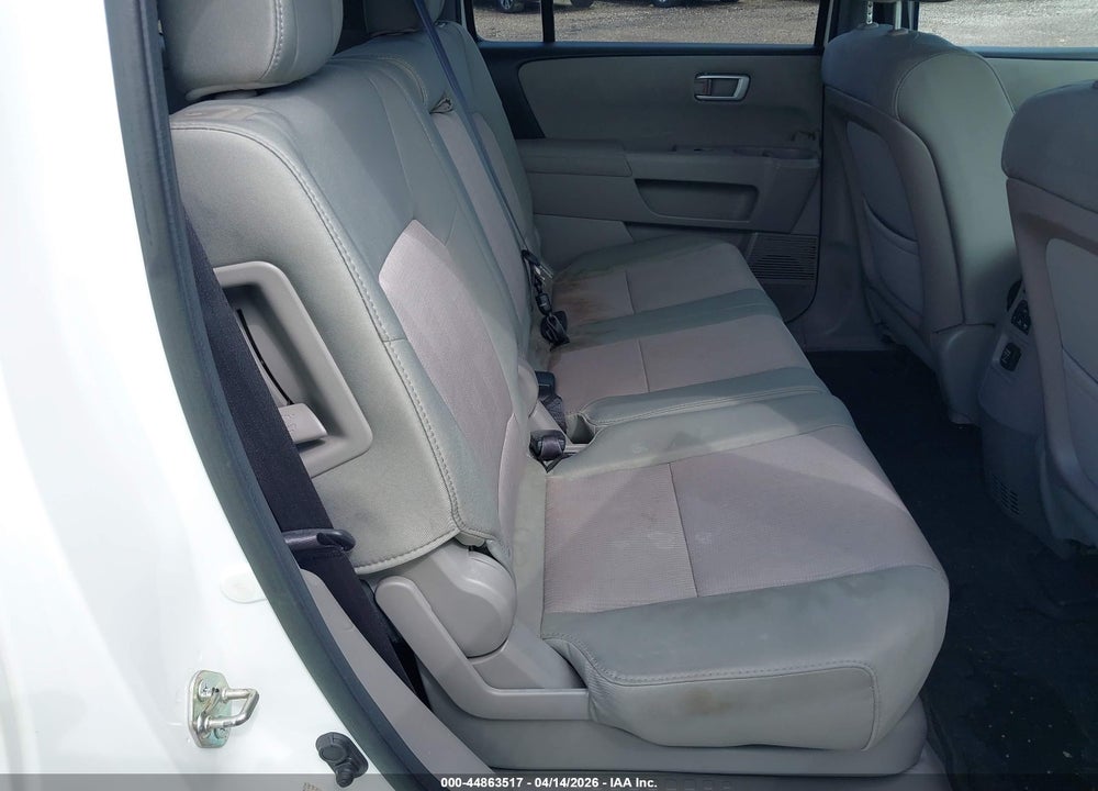2014 HONDA PILOT EX VIN: 5FNYF4H46EB003235