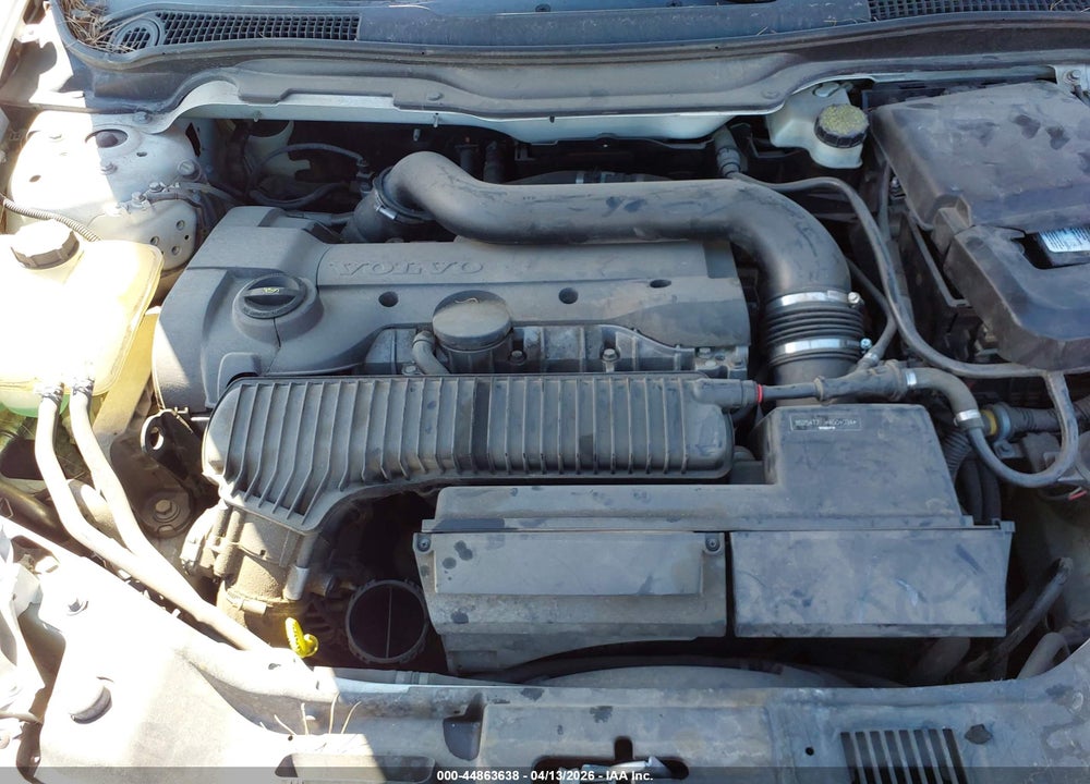 2011 VOLVO C70 T5 VIN: YV1672MCXBJ118523