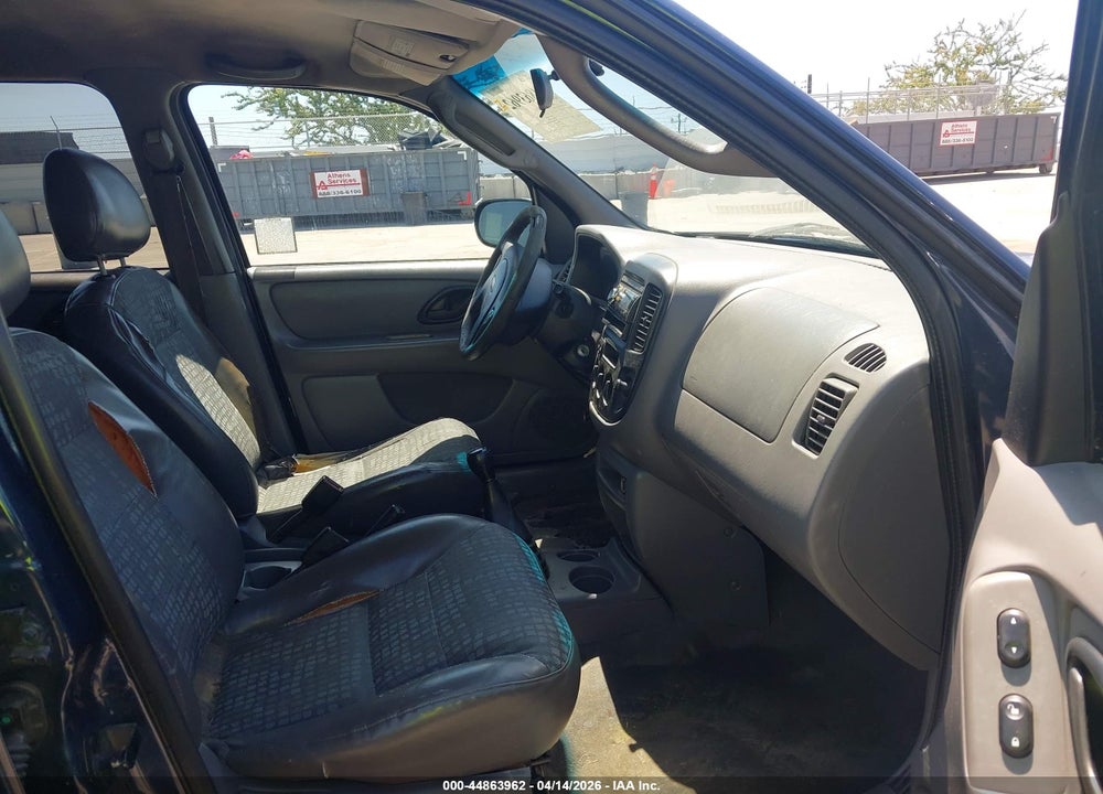 2002 FORD ESCAPE XLS VIN: 1FMYU01B92KA44251