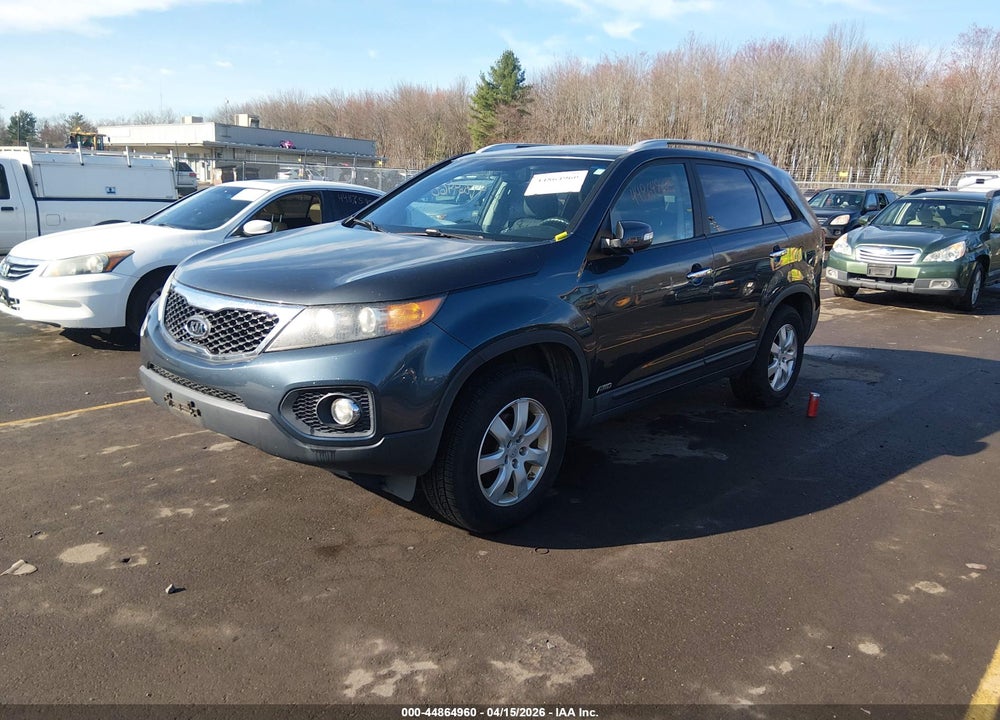 2011 KIA SORENTO LX VIN: 5XYKTDA16BG033550