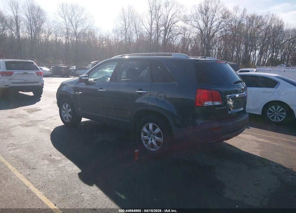 2011 KIA SORENTO LX VIN: 5XYKTDA16BG033550