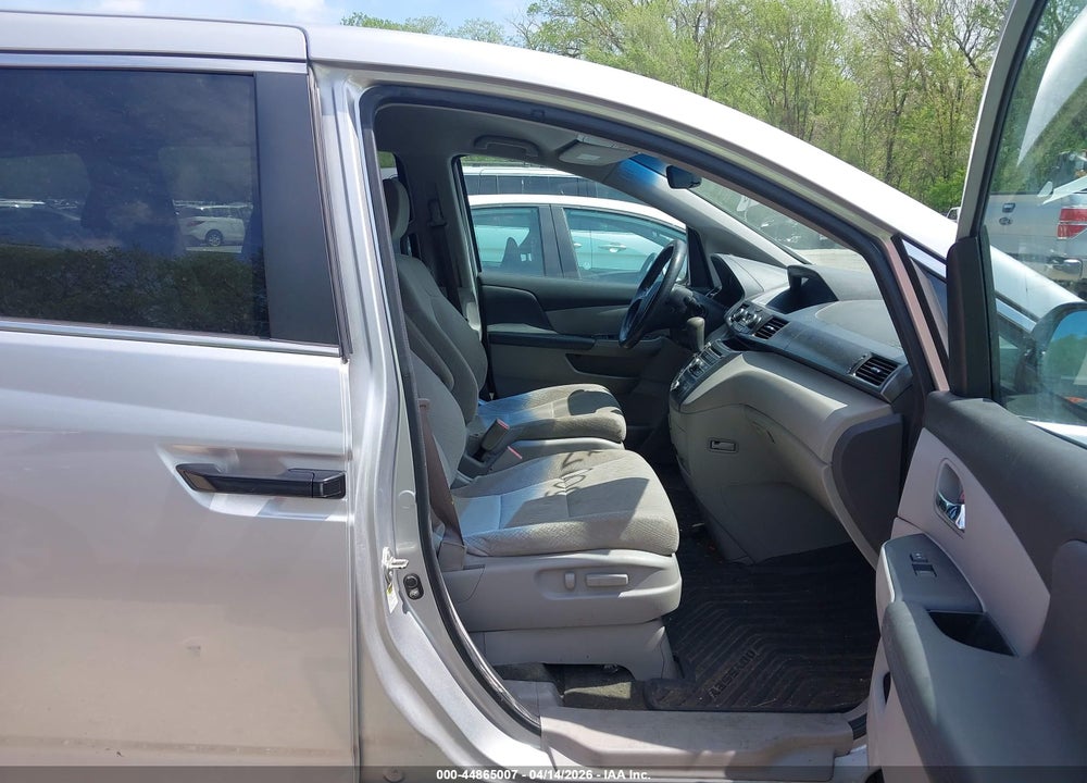 2015 HONDA ODYSSEY LX VIN: 5FNRL5H25FB051120