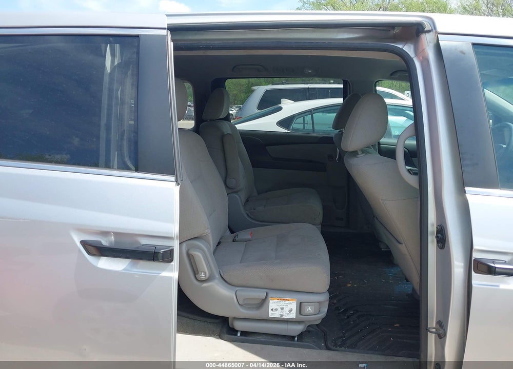 2015 HONDA ODYSSEY LX VIN: 5FNRL5H25FB051120