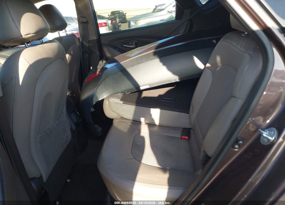 2014 HYUNDAI TUCSON SE VIN: KM8JUCAG9EU841221
