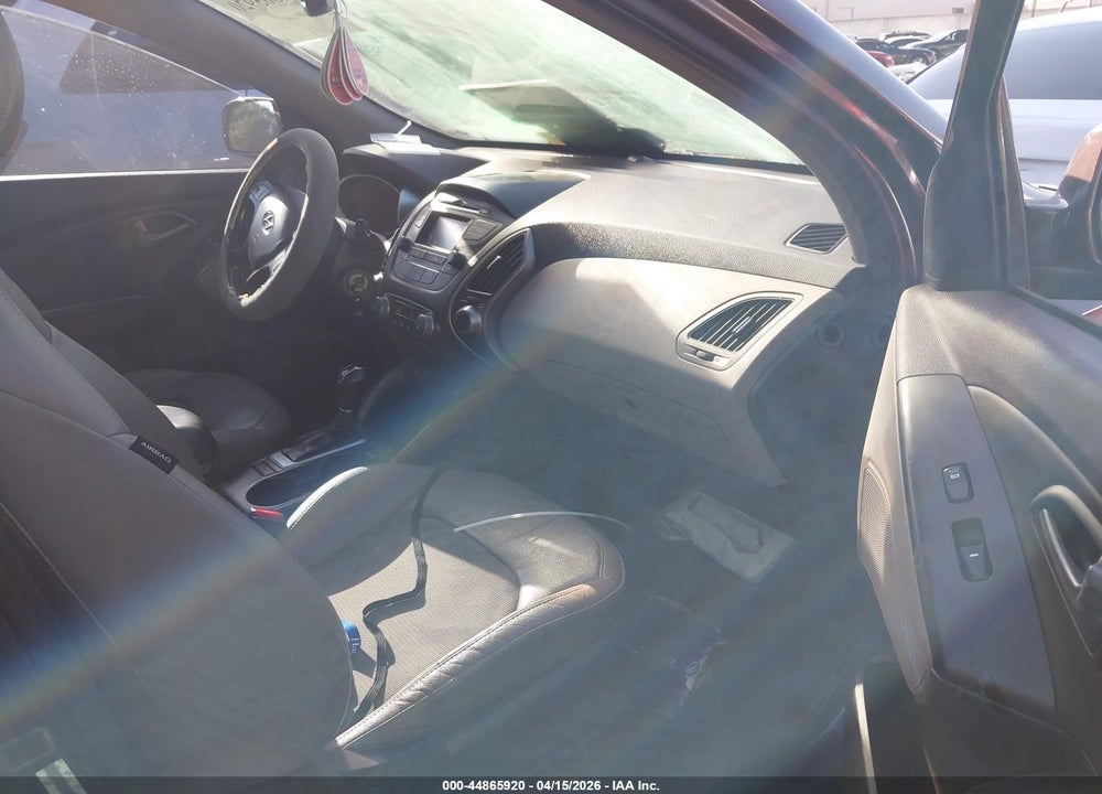 2014 HYUNDAI TUCSON SE VIN: KM8JUCAG9EU841221