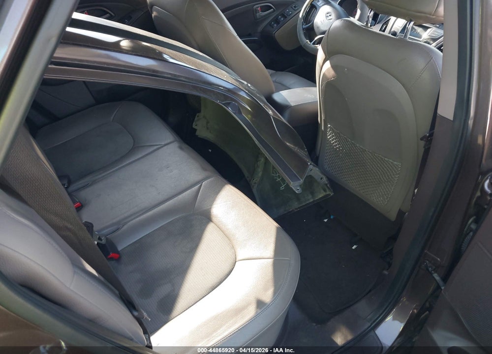 2014 HYUNDAI TUCSON SE VIN: KM8JUCAG9EU841221