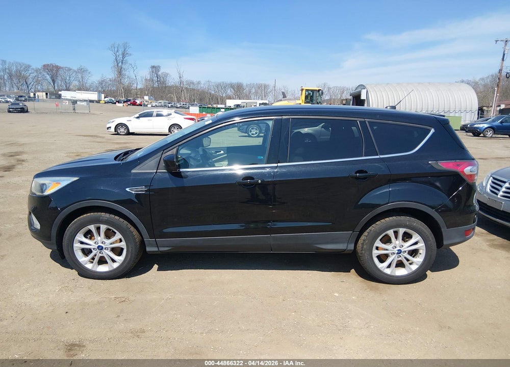 2017 FORD ESCAPE SE VIN: 1FMCU9GD5HUA86369