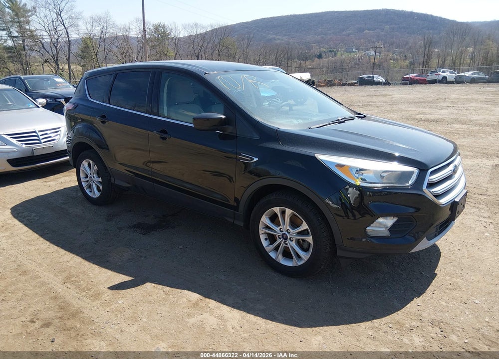 2017 FORD ESCAPE SE VIN: 1FMCU9GD5HUA86369
