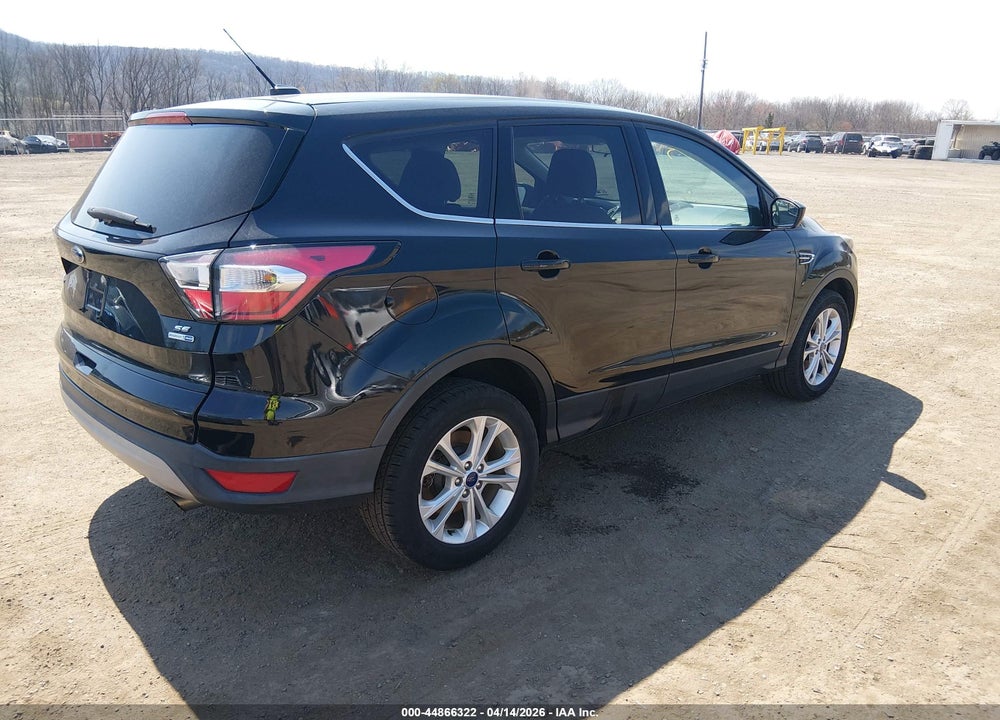 2017 FORD ESCAPE SE VIN: 1FMCU9GD5HUA86369