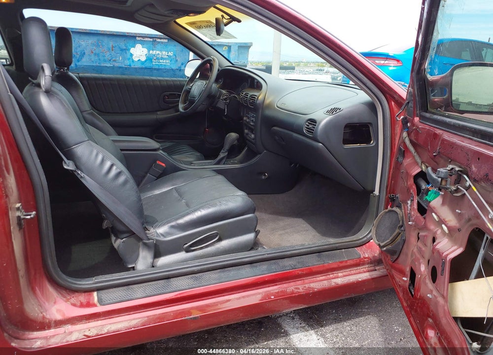 2000 PONTIAC GRAND PRIX GT VIN: 1G2WP12K6YF250687