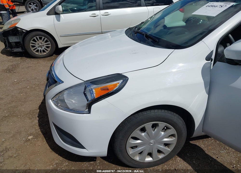 2019 NISSAN VERSA 1.6 SV VIN: 3N1CN7AP2KL864737