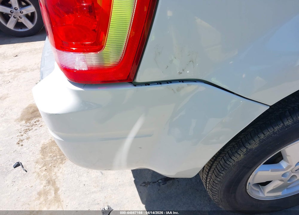 2010 FORD ESCAPE XLT VIN: 1FMCU0DG4AKC84551
