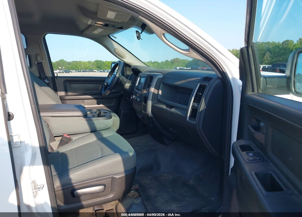 2017 RAM 1500 TRADESMAN  4X4 6'4 BOX VIN: 1C6RR7FG0HS822329