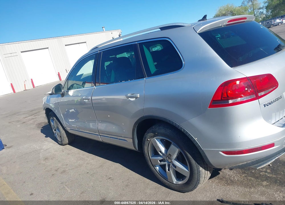 2013 VOLKSWAGEN TOUAREG TDI LUX VIN: WVGEP9BP2DD006473