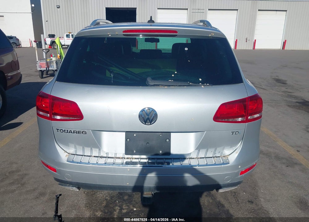 2013 VOLKSWAGEN TOUAREG TDI LUX VIN: WVGEP9BP2DD006473