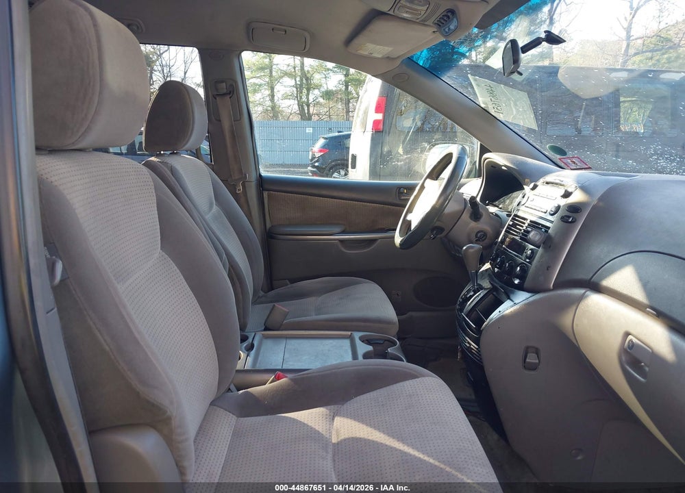 2010 TOYOTA SIENNA LE VIN: 5TDKK4CC8AS320715