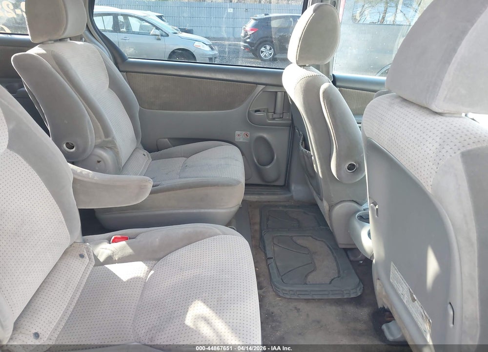 2010 TOYOTA SIENNA LE VIN: 5TDKK4CC8AS320715