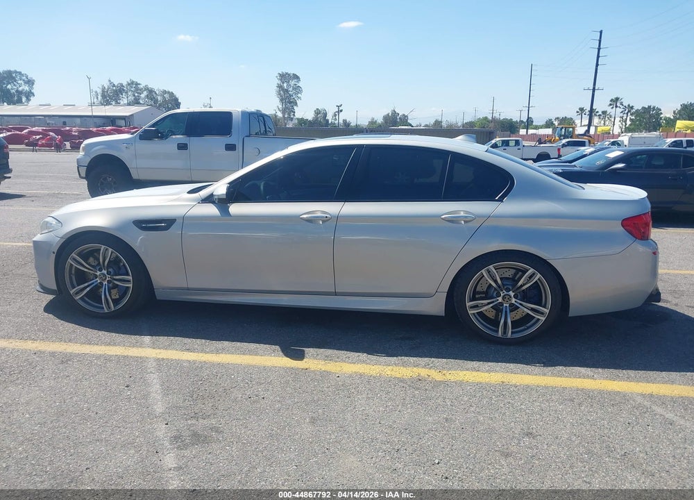 2013 BMW M5 VIN: WBSFV9C59DD096192