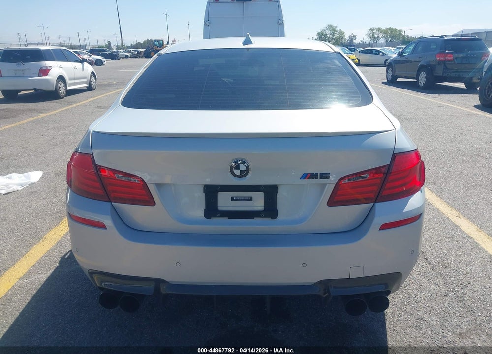2013 BMW M5 VIN: WBSFV9C59DD096192