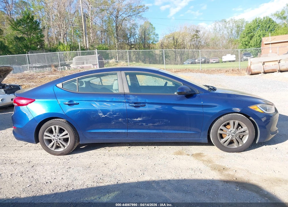 2017 HYUNDAI ELANTRA SE VIN: 5NPD84LF0HH067343