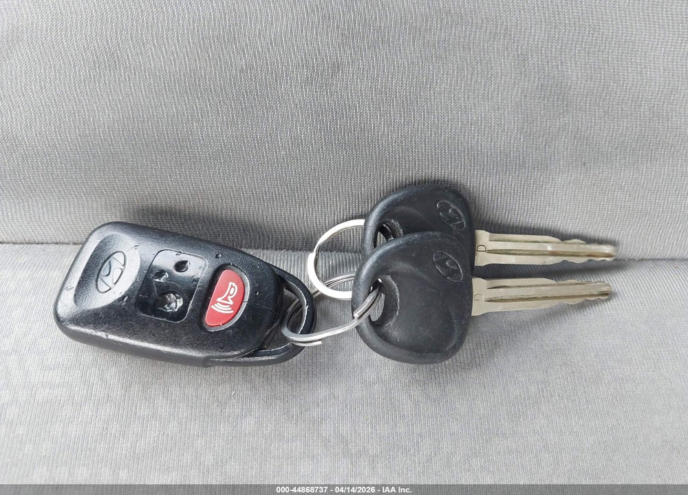 2010 HYUNDAI ELANTRA GLS VIN: KMHDU4AD7AU132323